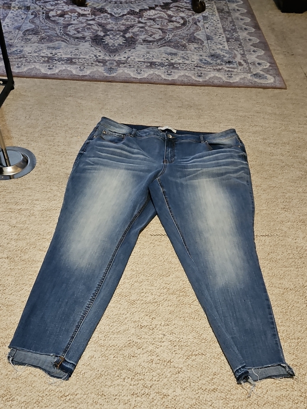 Classic Women's Boyfriend Jeans in Light Blue Wash